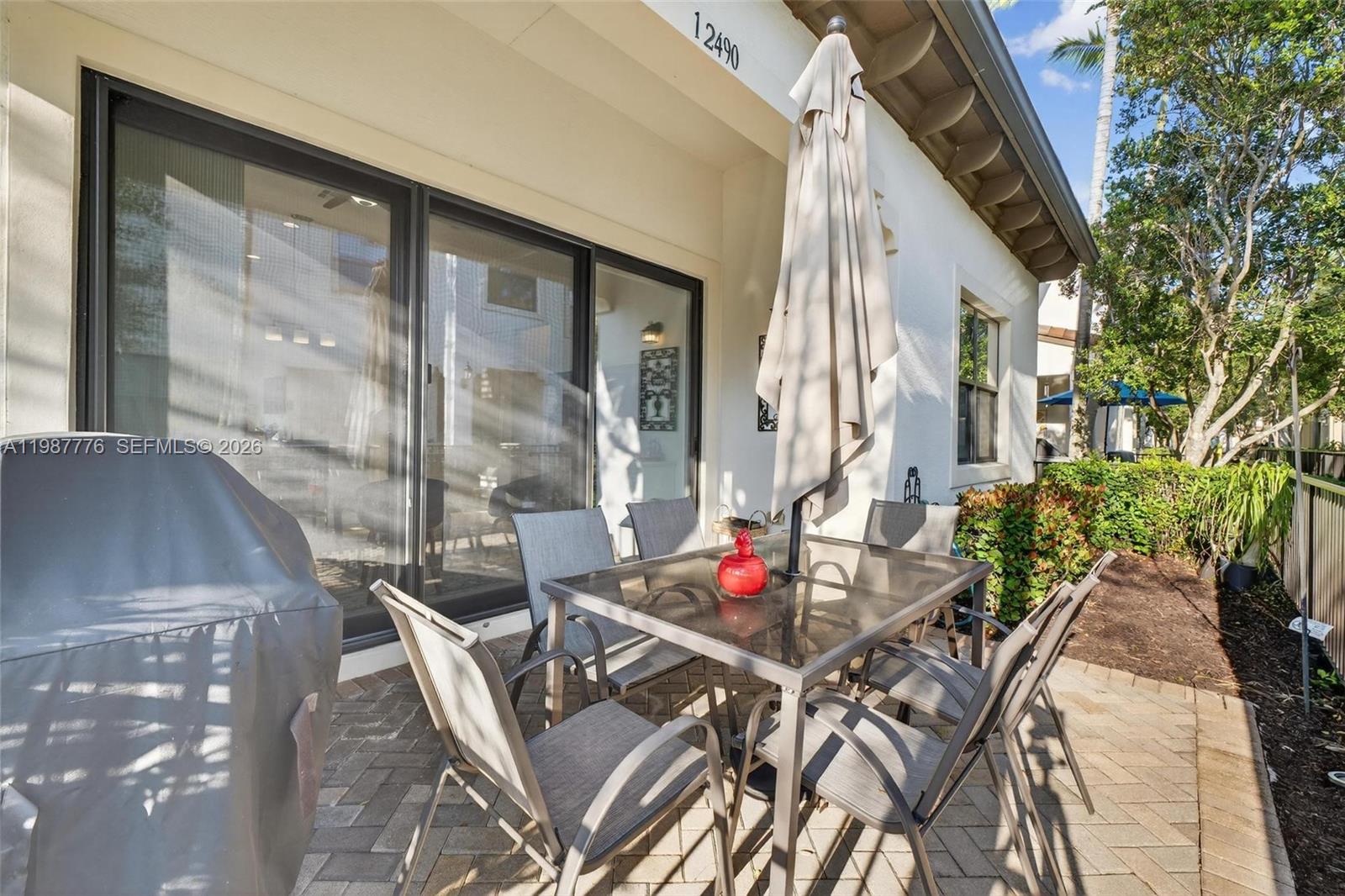SAWGRASS LAKES - Residential