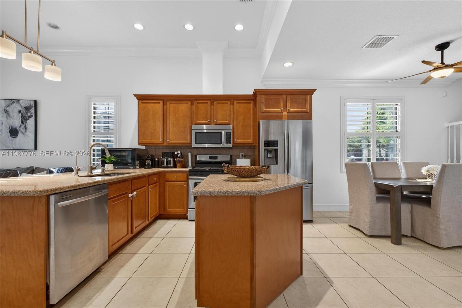 SAWGRASS LAKES - Residential