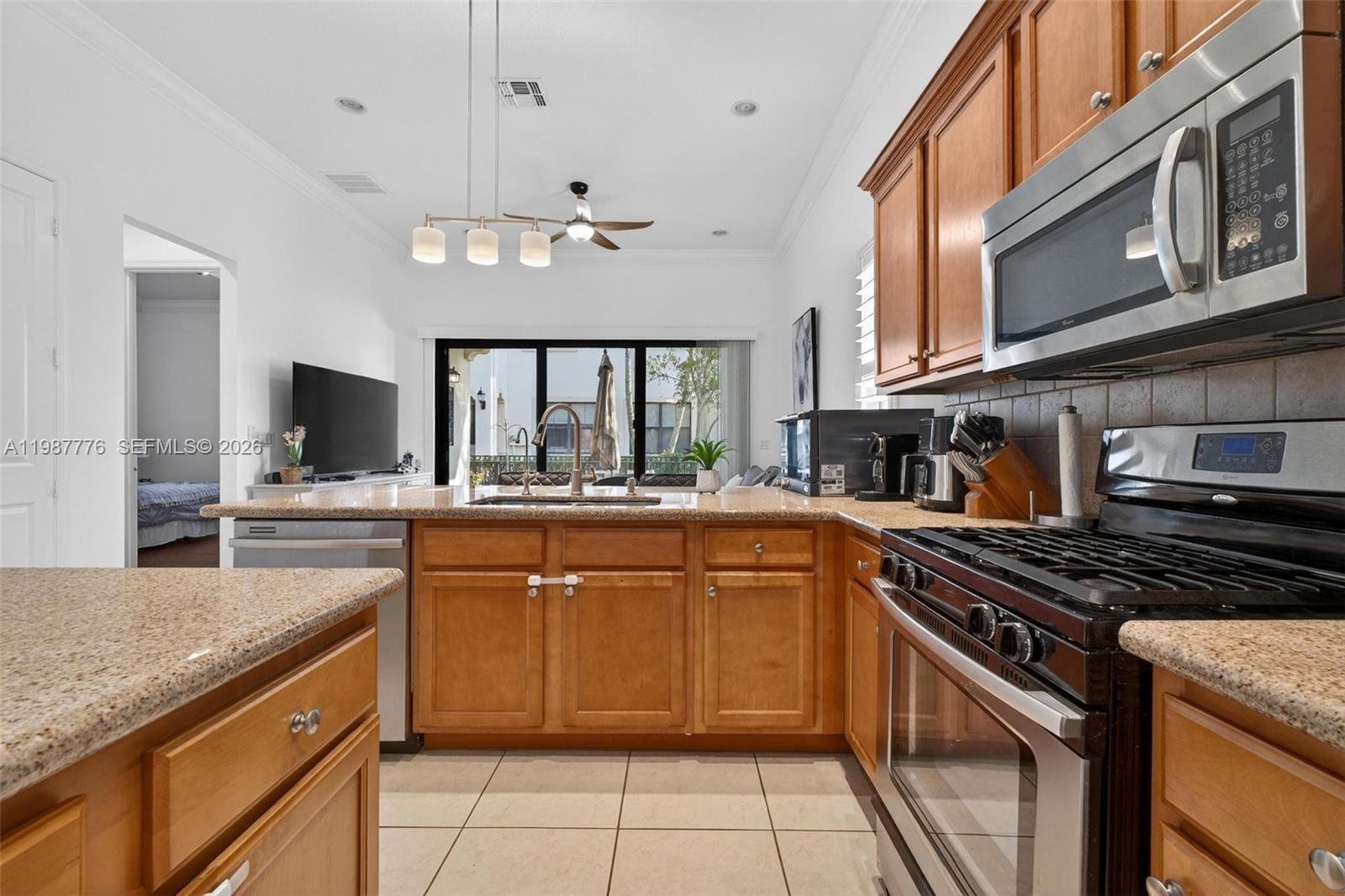 SAWGRASS LAKES - Residential