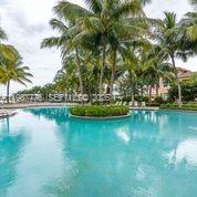 SAWGRASS LAKES - Residential