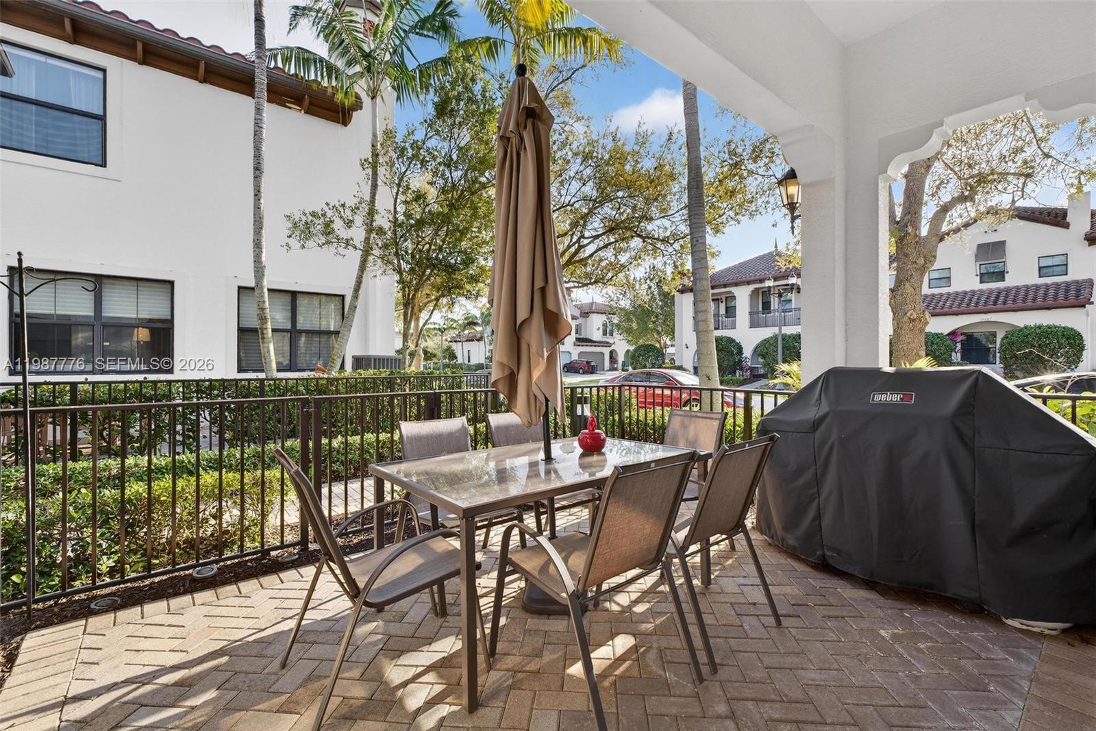 SAWGRASS LAKES - Residential
