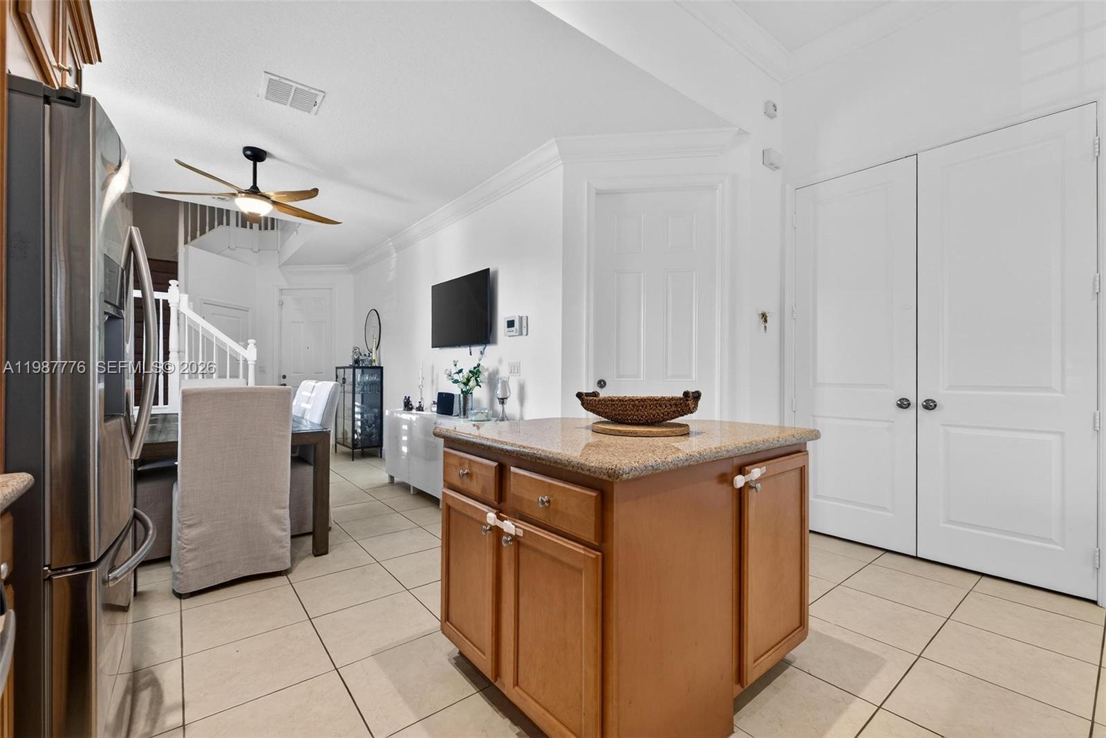 SAWGRASS LAKES - Residential