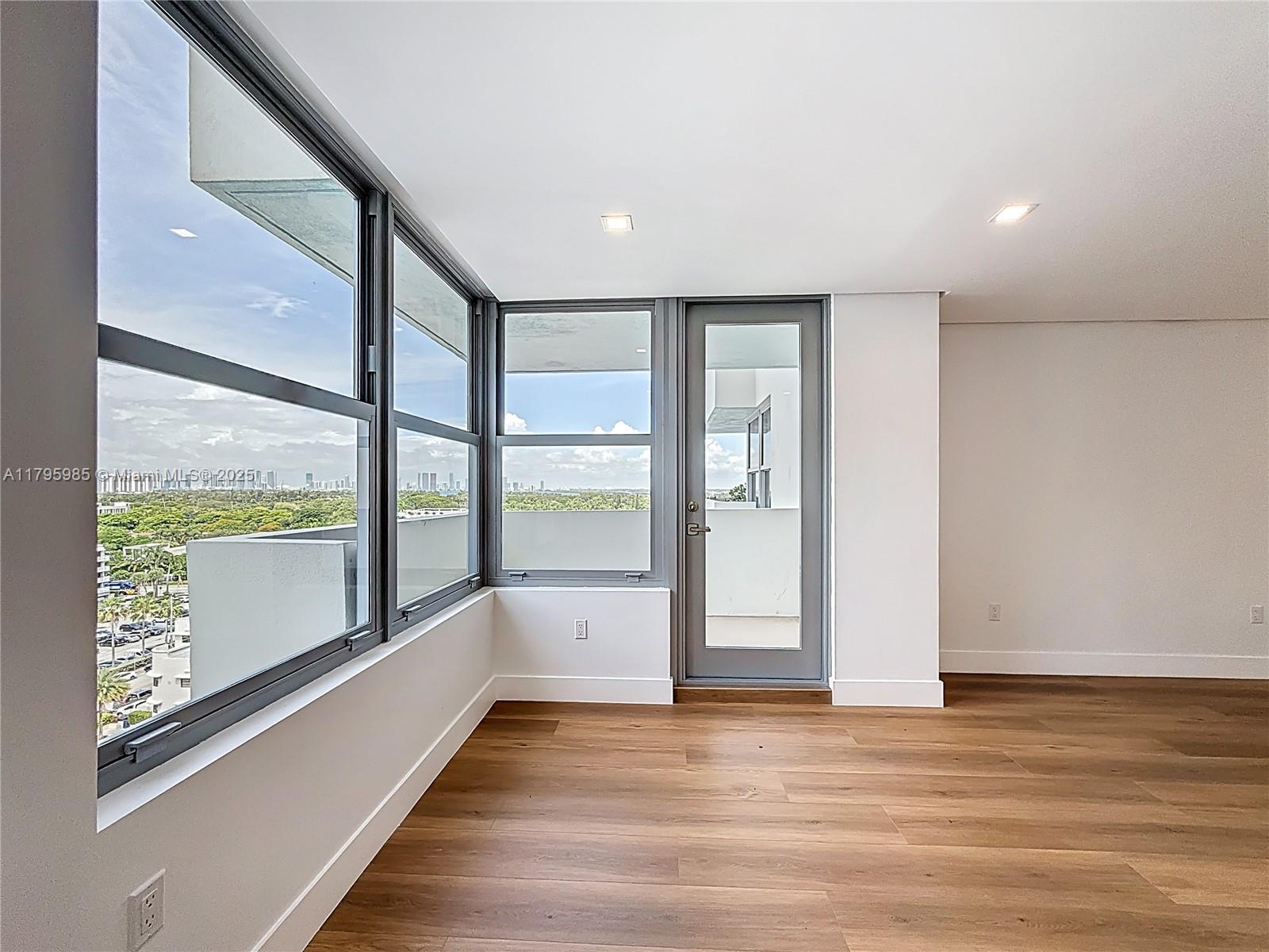 TRITON TOWER CONDO - Residential