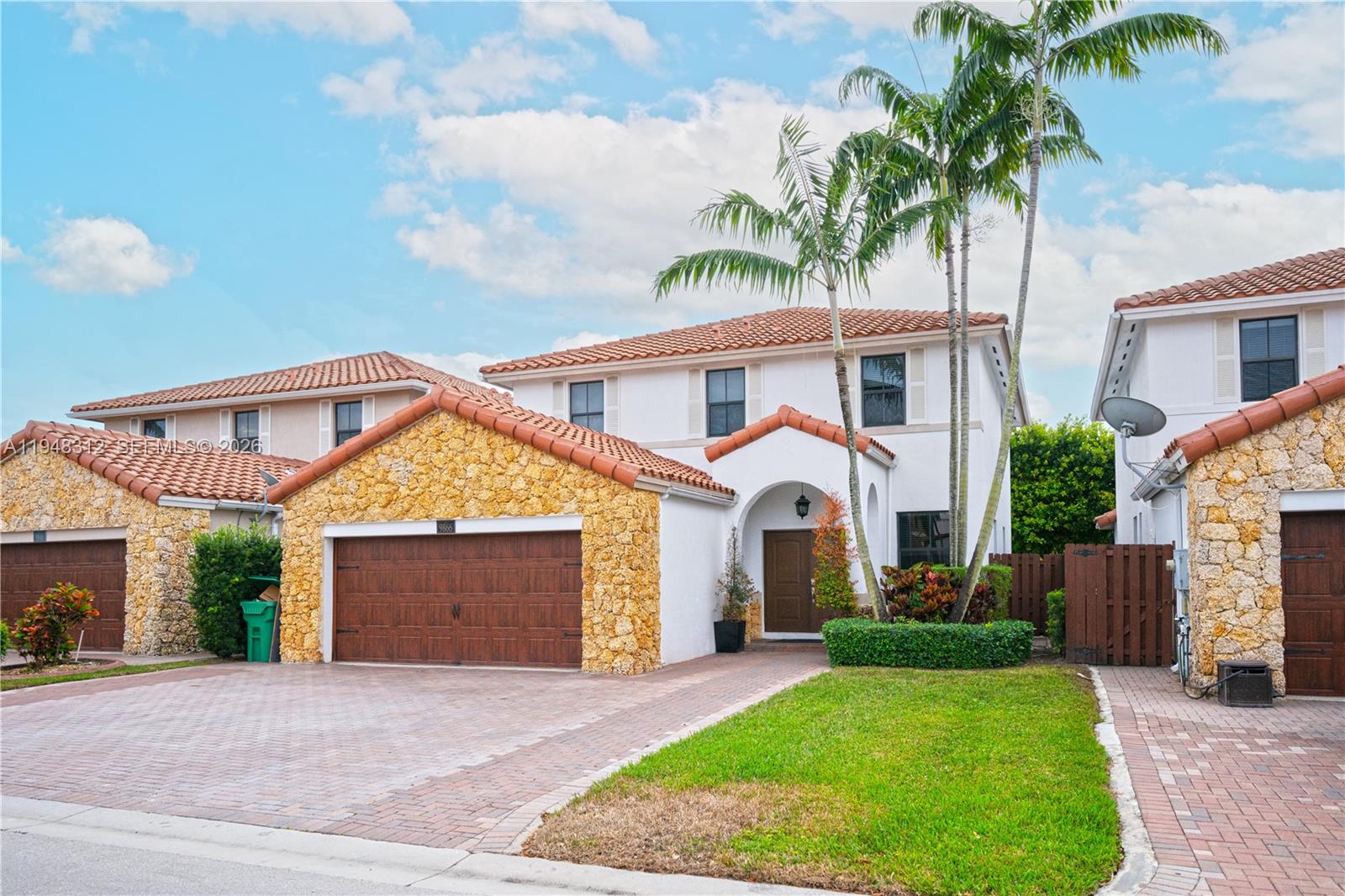 FONTAINEBLEAU WEST NORTH - Residential