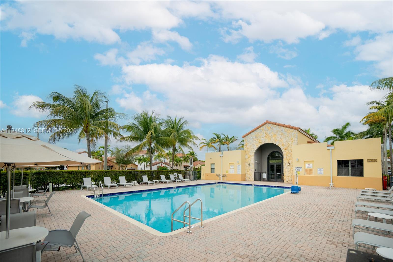 FONTAINEBLEAU WEST NORTH - Residential