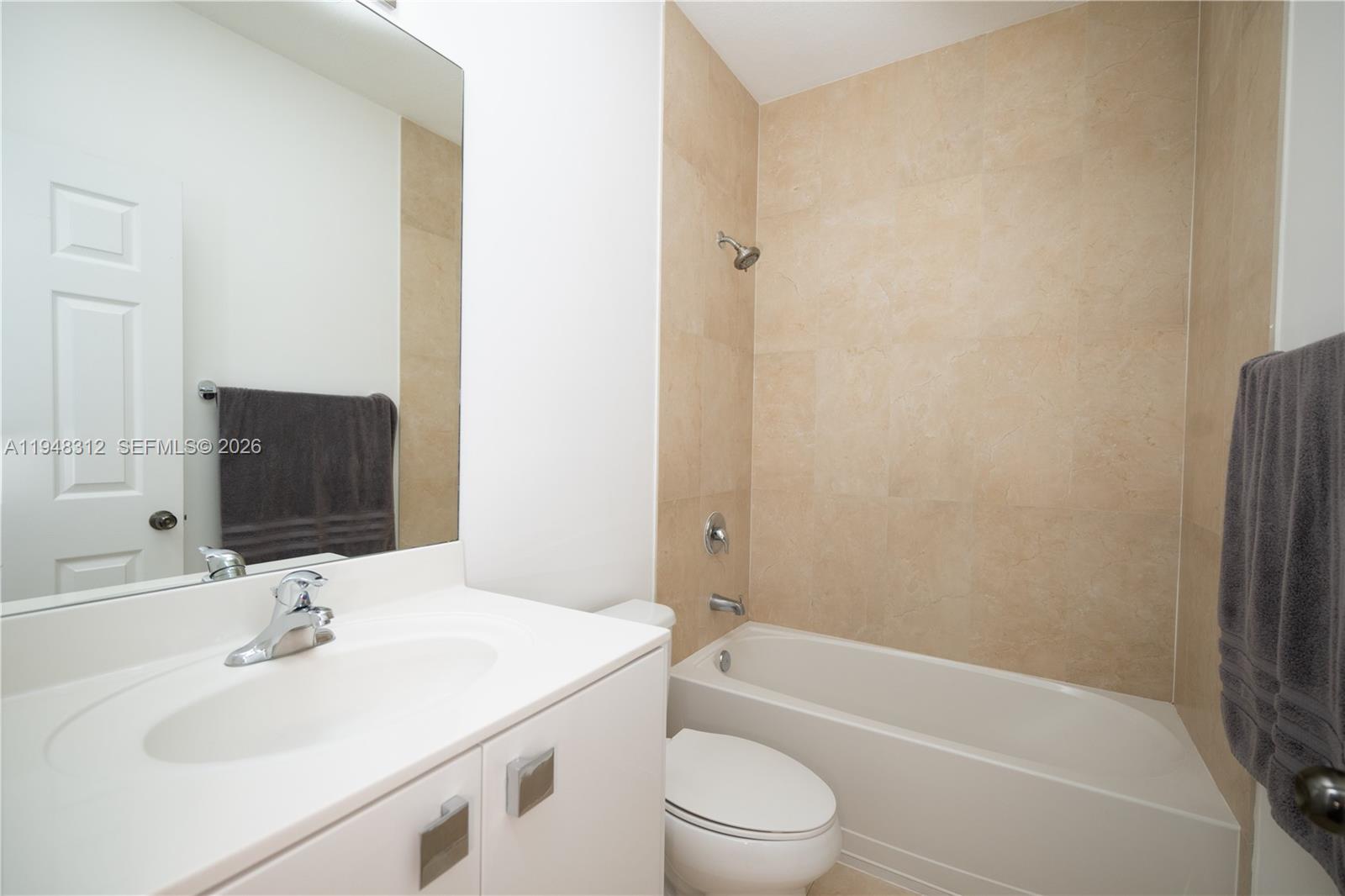 FONTAINEBLEAU WEST NORTH - Residential