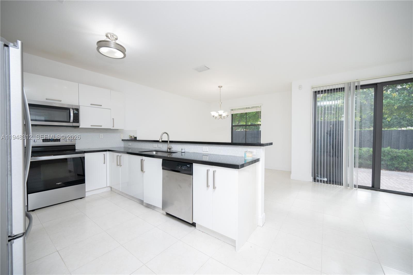 FONTAINEBLEAU WEST NORTH - Residential