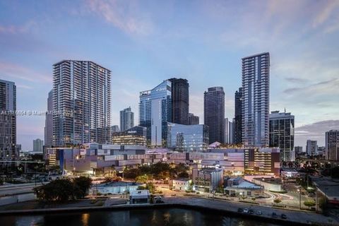 68 SE 6th St 2305 Miami FL 33131