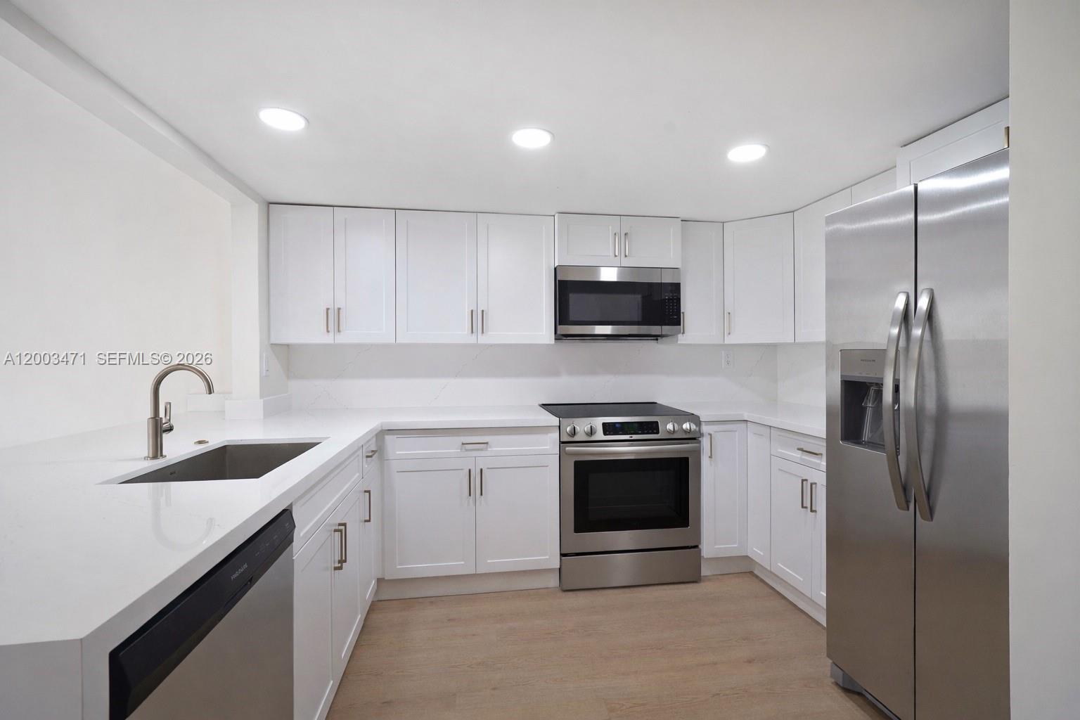 VILLAS OF SHERIDAN CONDO - Residential