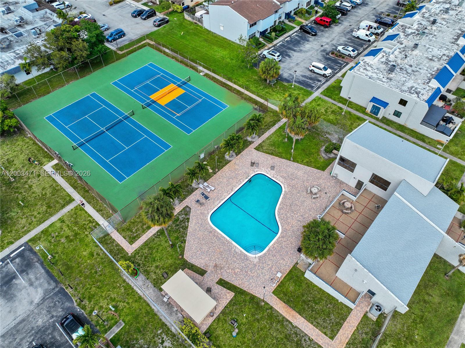 VILLAS OF SHERIDAN CONDO - Residential