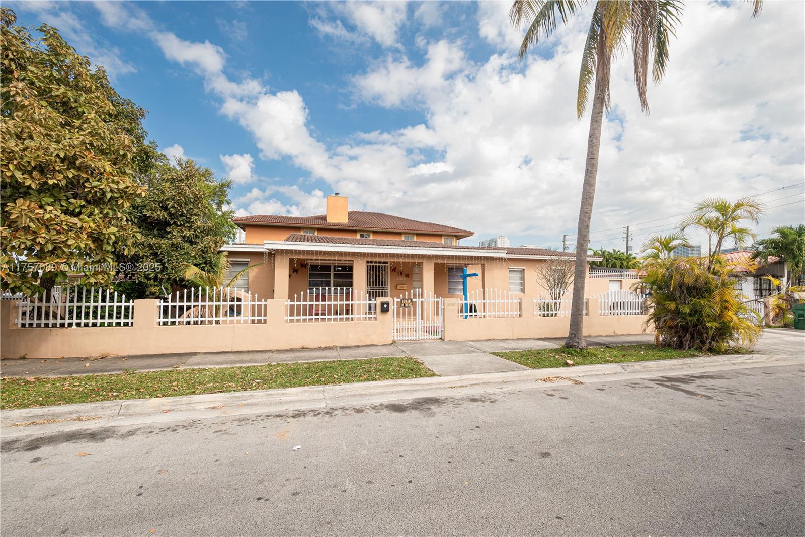 Seize this fantastic opportunity to own a Single-Family Home in a Prime Location, just minutes from Wynwood, Midtown, Brickell, Downtown, Miami Internationl Airport, and the Beach. This property boasts great potential and ideal for extended family living or generating rental income. Note that the property is currently tenant occupied. Please refrain from disturbing the occupants.