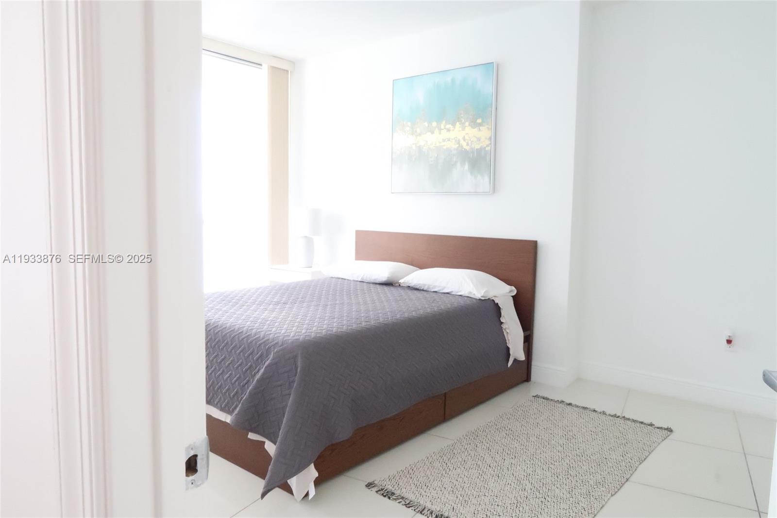 1750 N Bayshore Dr 3305