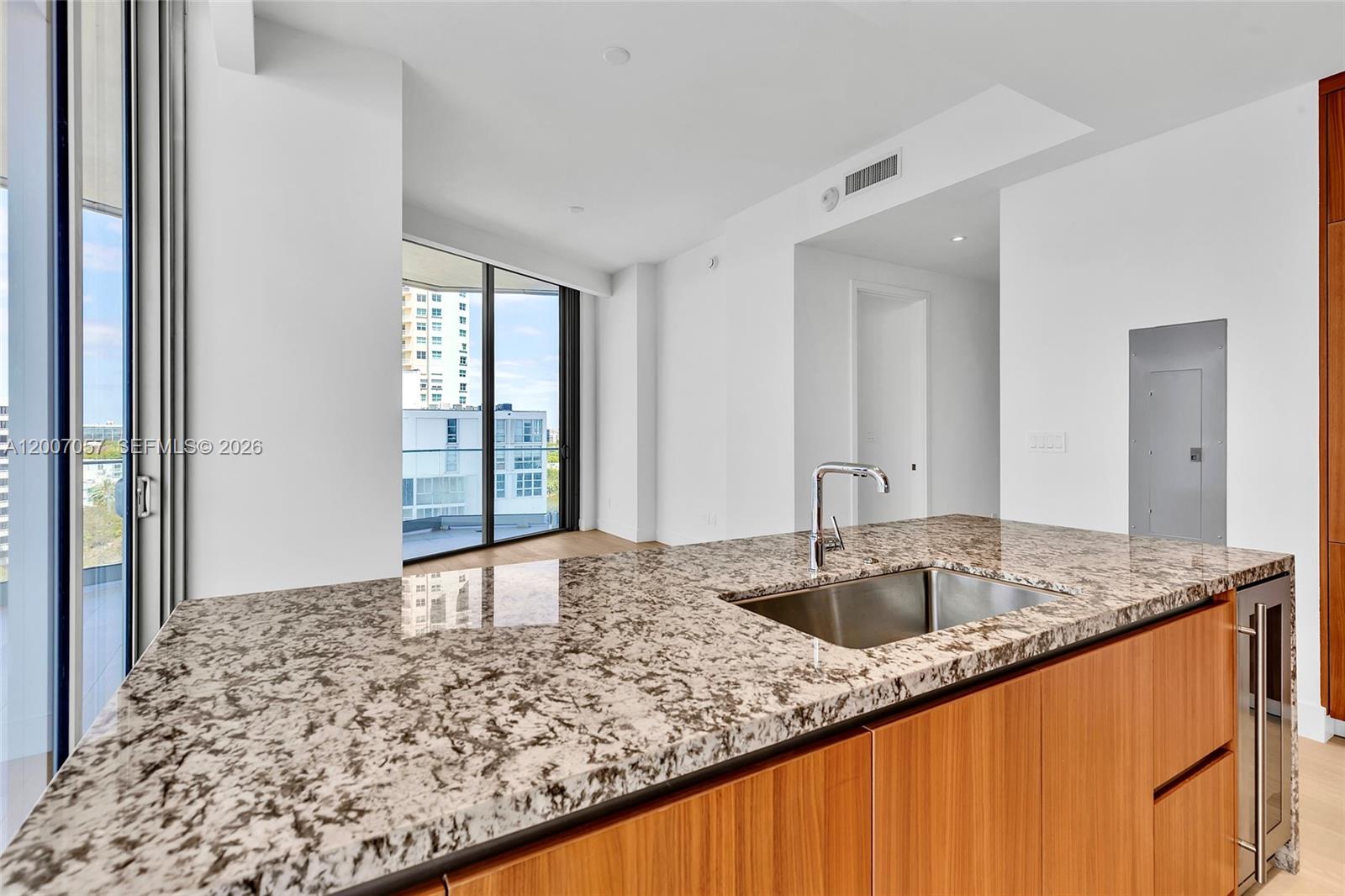 UNA RESIDENCE UNIT 803 - Residential