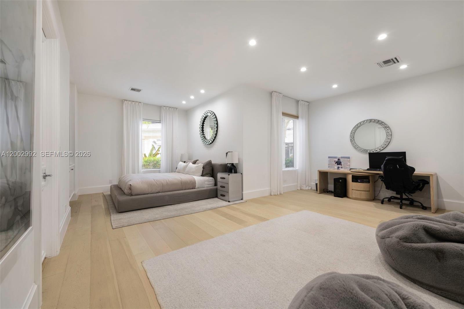 MERRITT ISLE - Residential