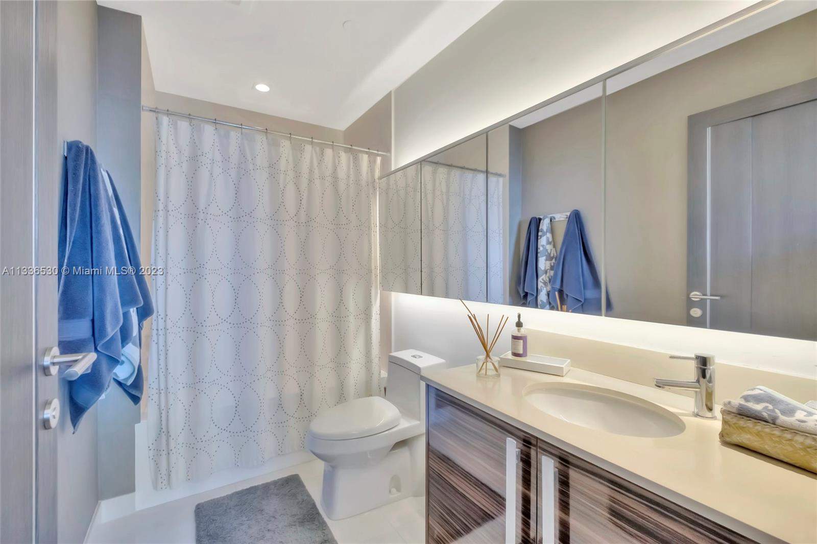 Paramount Bay Condo - Residential