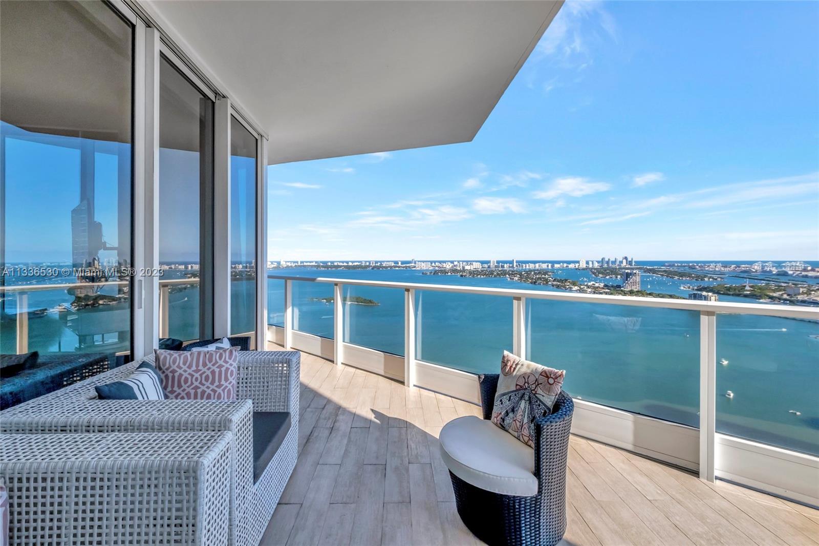 One-of-a-kind home on the most sought after line in Paramount Bay. This 3 bedroom, 3 1/2 baths + Den has a redesigned kitchen with stainless steel appliances, wine cooler and subzero refrigerator. Private elevator foyer, 10ft ceilings, custom lighting and custom doors, guest’s bedrooms with en-suite baths and built-in closets. Flow through floor plan with endless views of Biscayne Bay and Atlantic Ocean to the east and Miami skyline and sunset views to the west.
Paramount Bay is a resort like building with common areas designed by Lenny Kravitz. It features 2 pools (sunrise and sunset), fitness center, sauna, steam room, movie theater, clubroom with fully equipped kitchen, children’s playroom, 24 hr valet service and much more. Dining area chandelier is not included in the sale price.