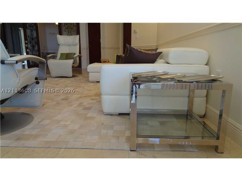 9559 Collins Ave S6-H