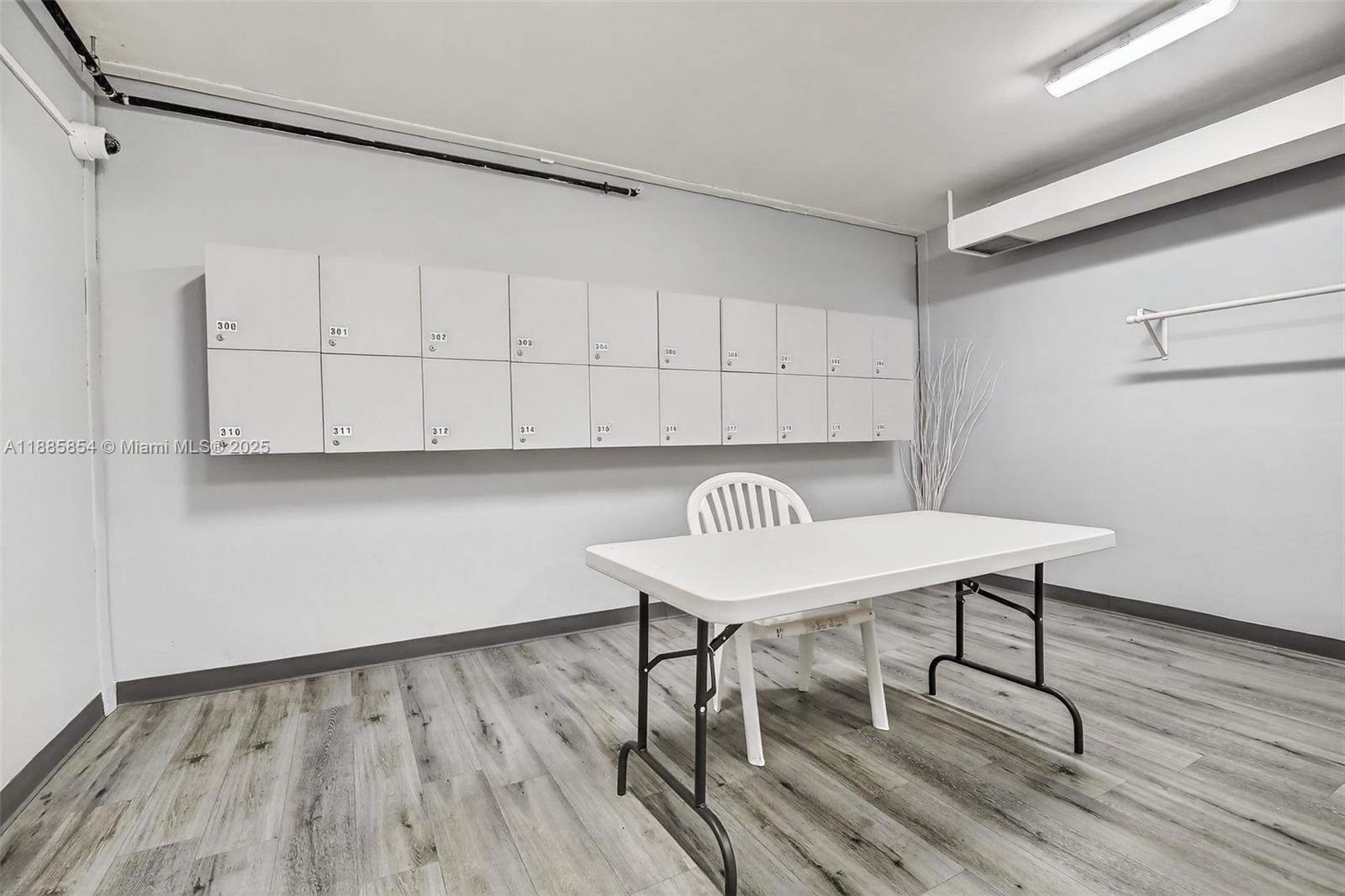 HILLCREST EAST NO 24 COND - Residential
