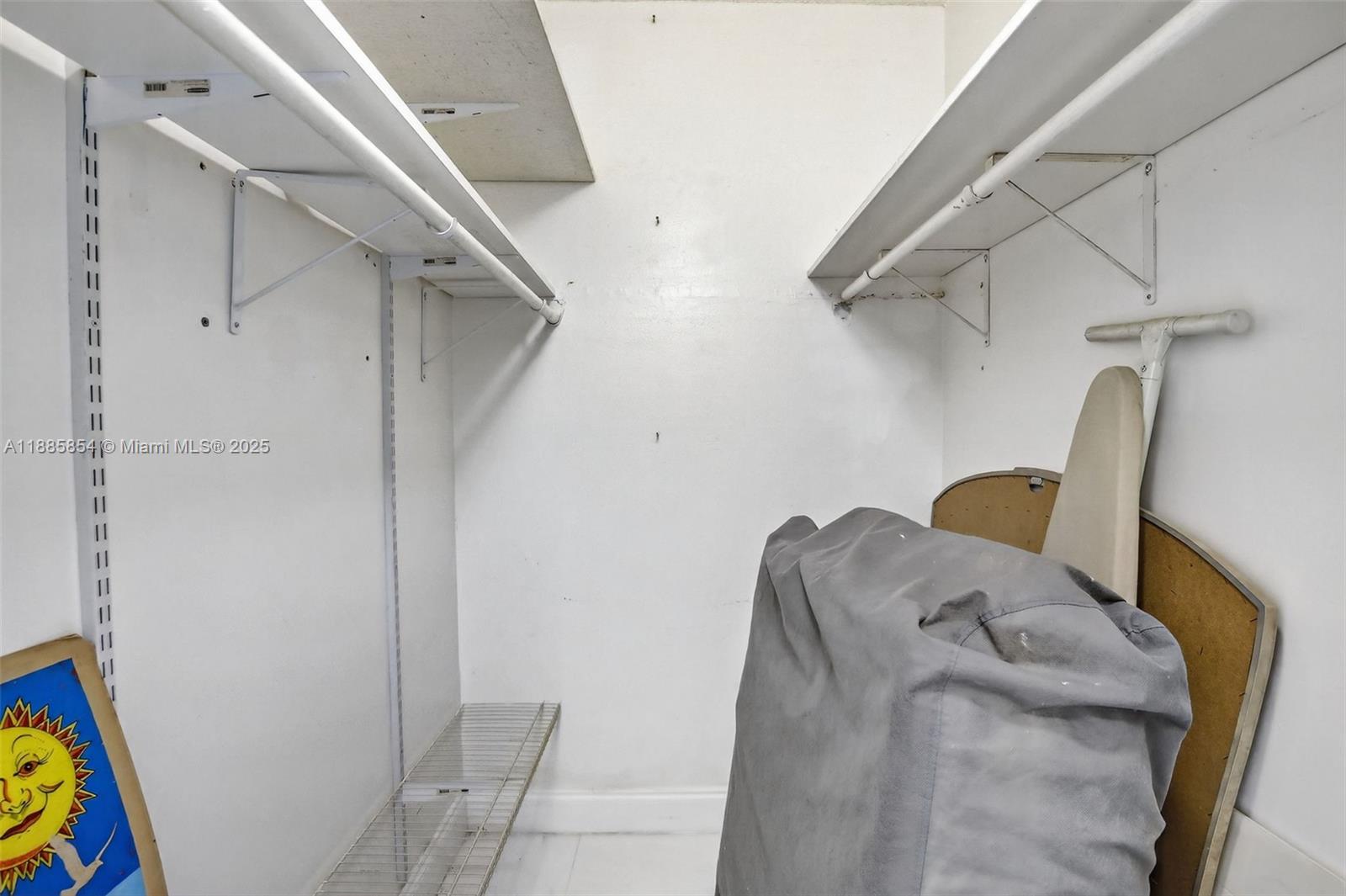 HILLCREST EAST NO 24 COND - Residential