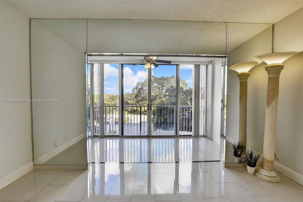 Photo of 4200 Hillcrest Dr #308, Hollywood, FL 33021 (MLS # A11885854)