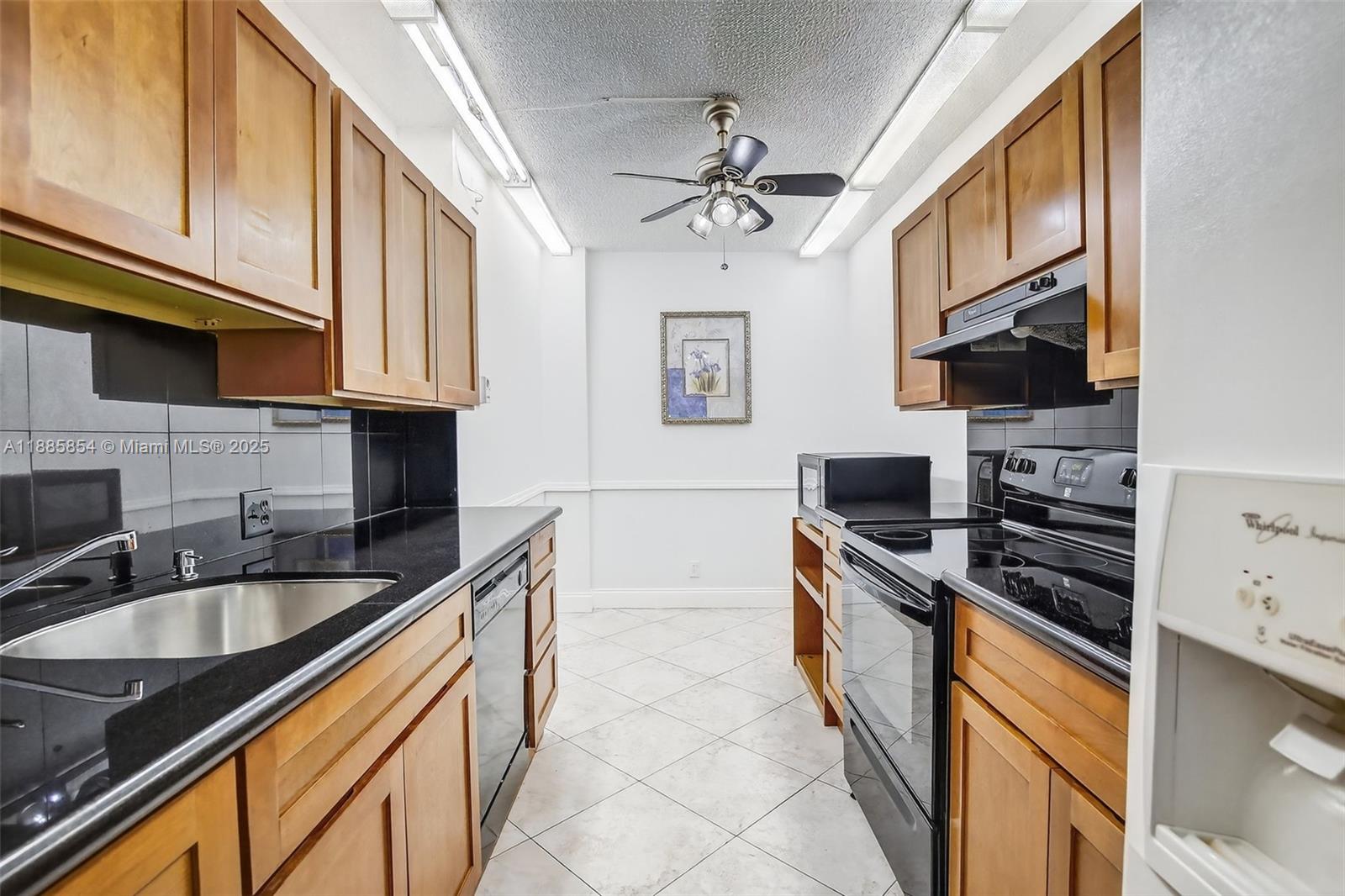 HILLCREST EAST NO 24 COND - Residential