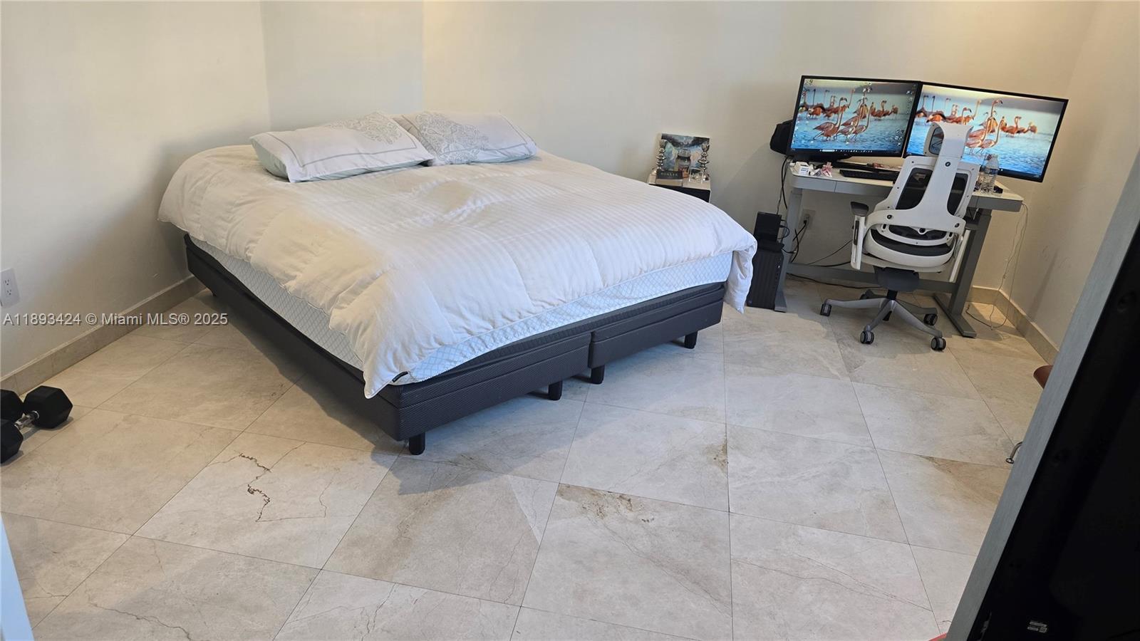 FLORIDIAN BAY ESTATES - Residential