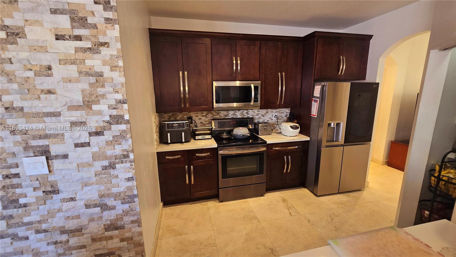 FLORIDIAN BAY ESTATES - Residential