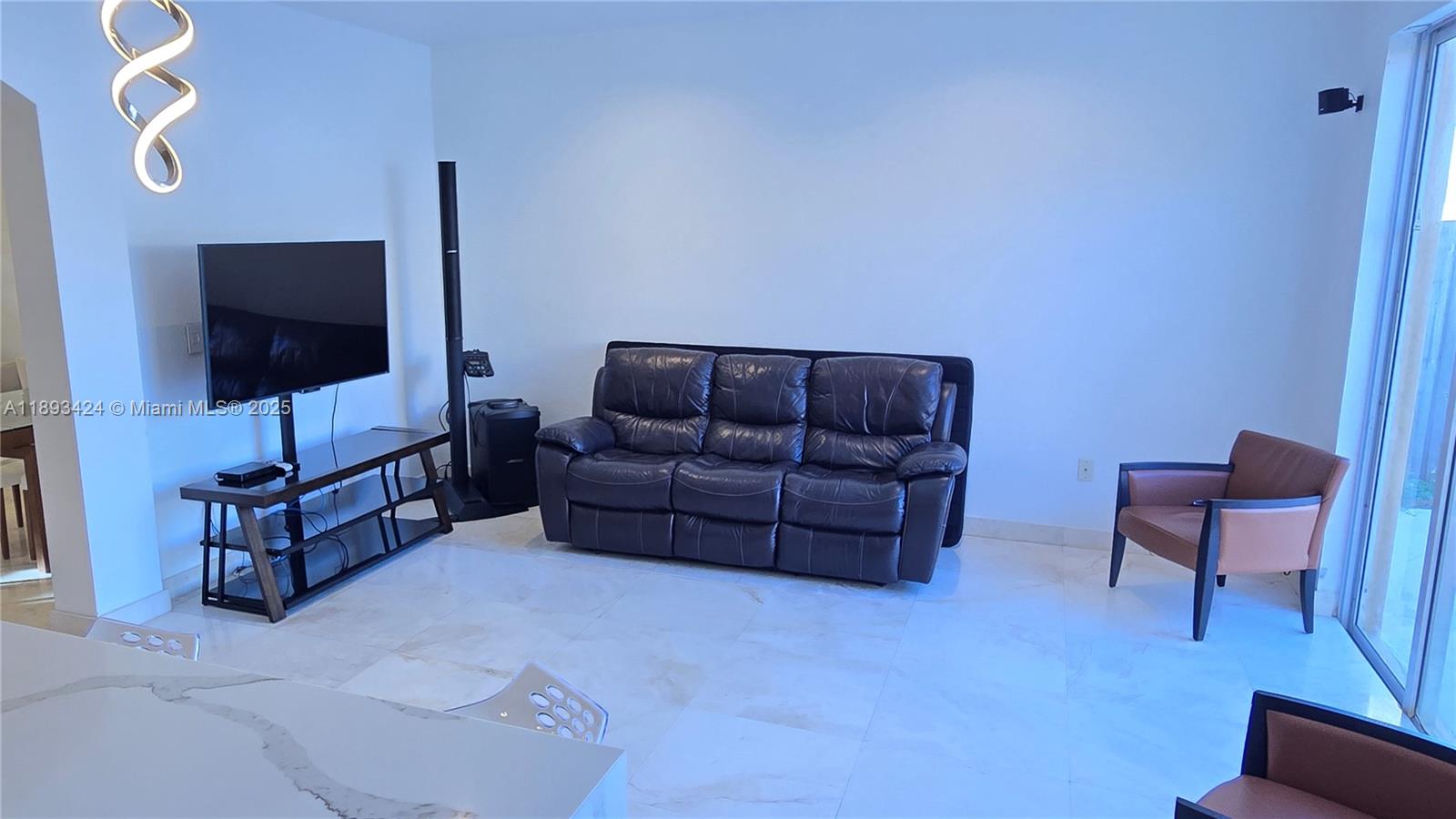 FLORIDIAN BAY ESTATES - Residential