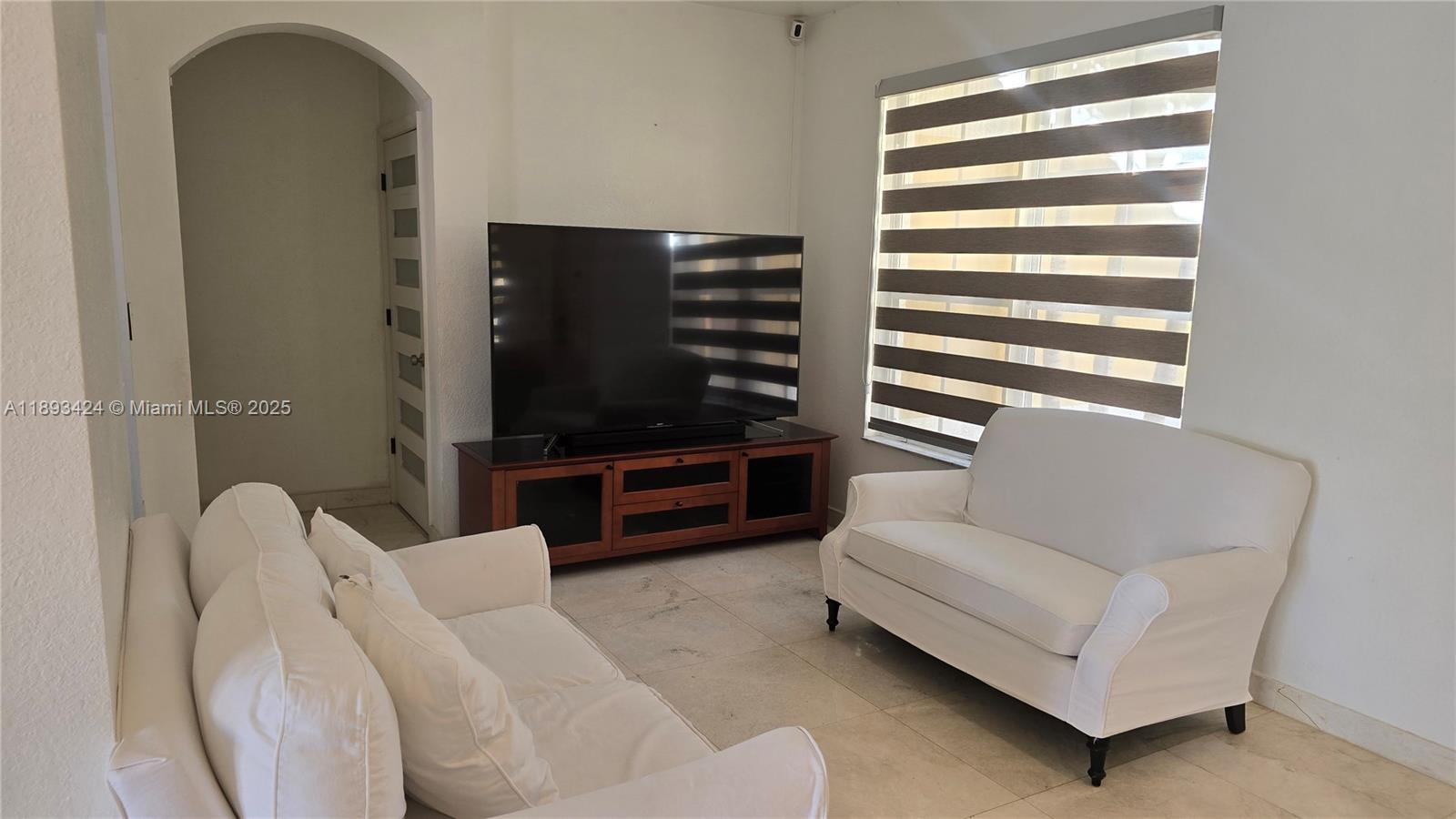 FLORIDIAN BAY ESTATES - Residential