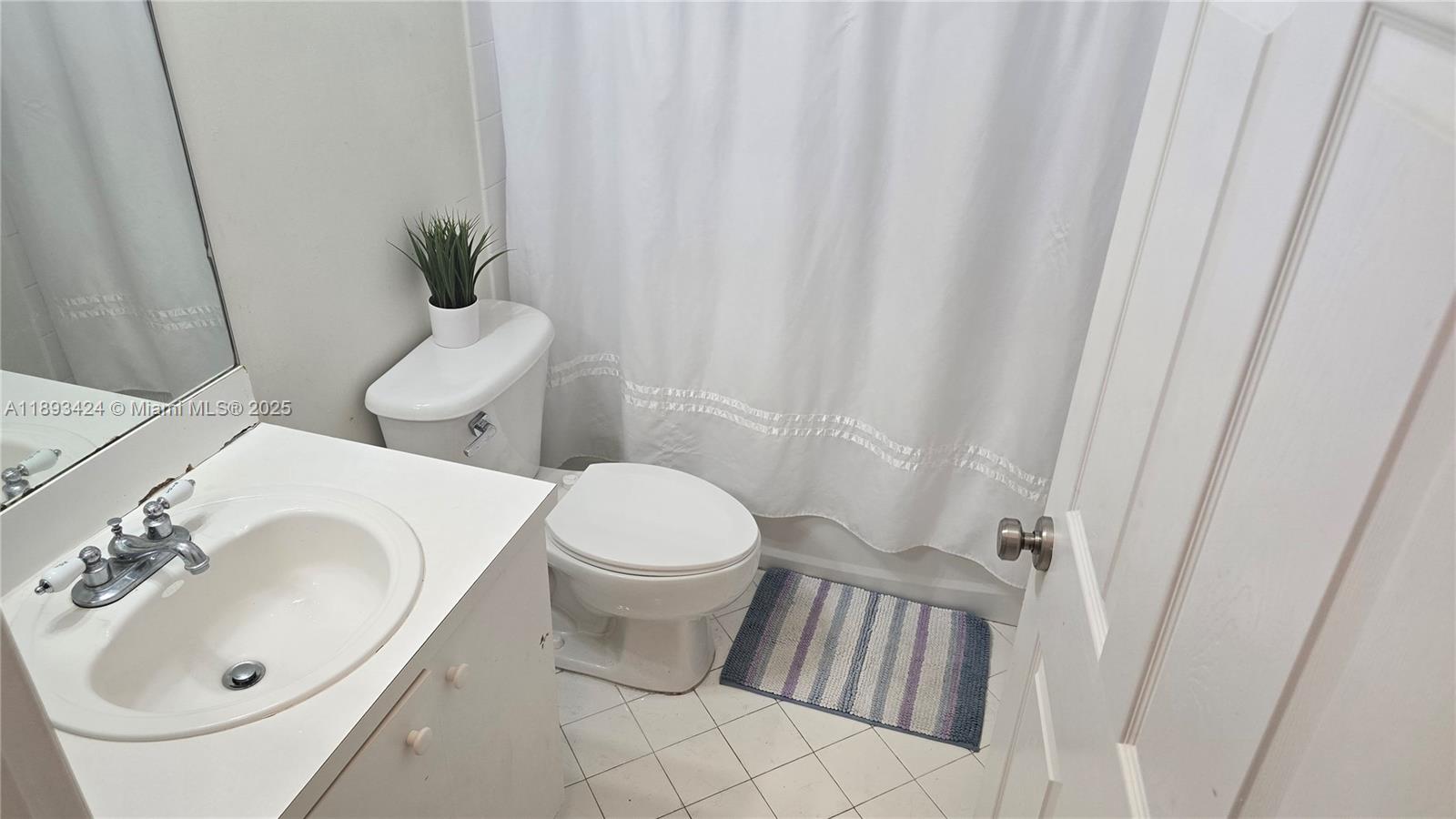 FLORIDIAN BAY ESTATES - Residential