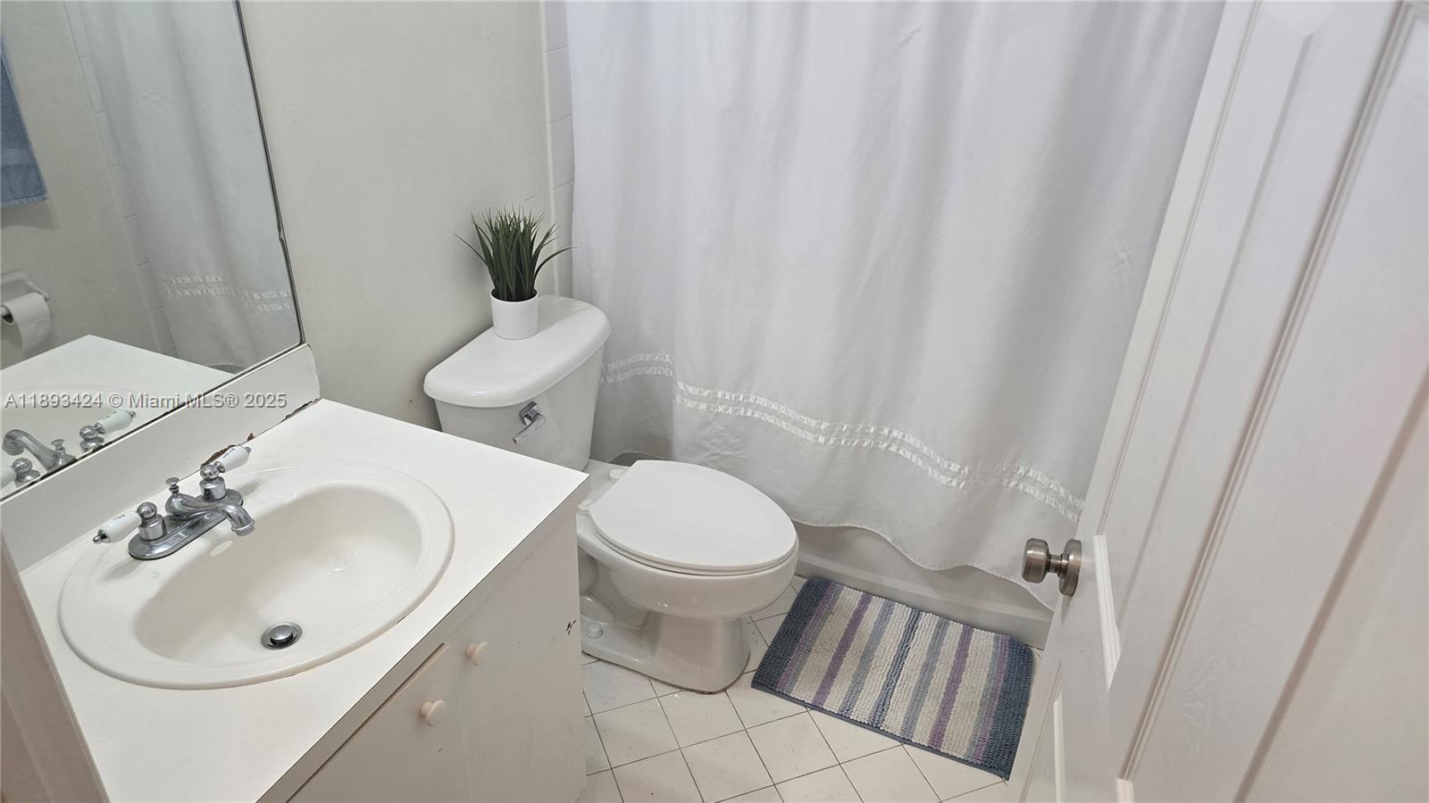 FLORIDIAN BAY ESTATES - Residential