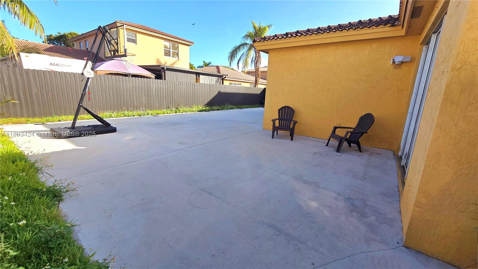 FLORIDIAN BAY ESTATES - Residential