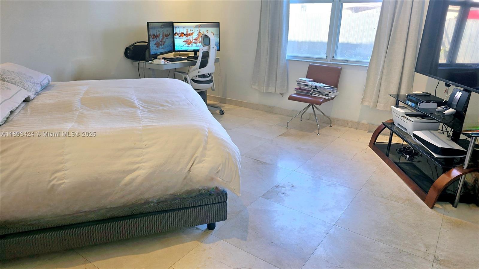FLORIDIAN BAY ESTATES - Residential