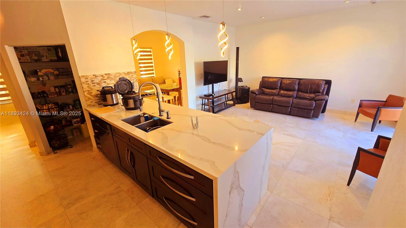 FLORIDIAN BAY ESTATES - Residential