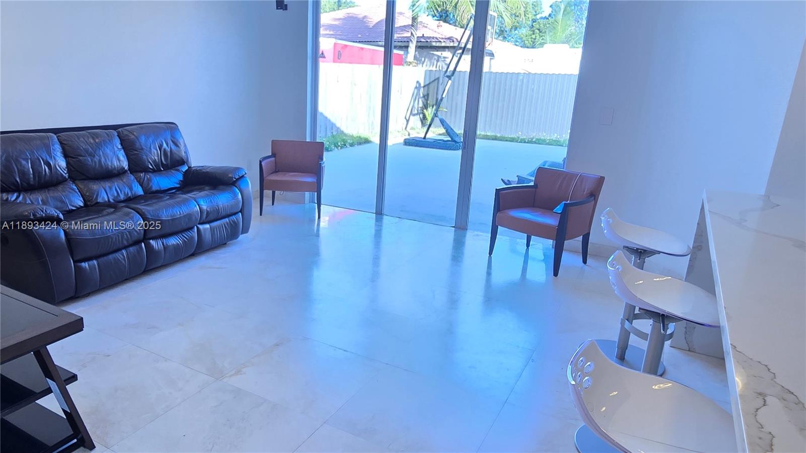 FLORIDIAN BAY ESTATES - Residential