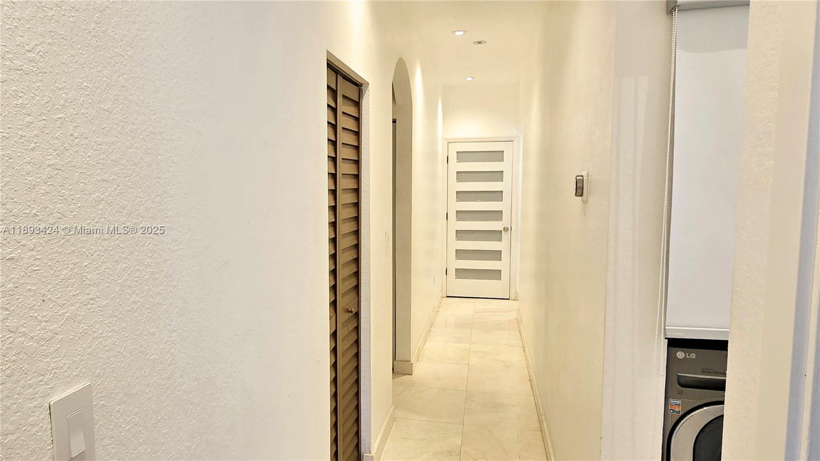 FLORIDIAN BAY ESTATES - Residential