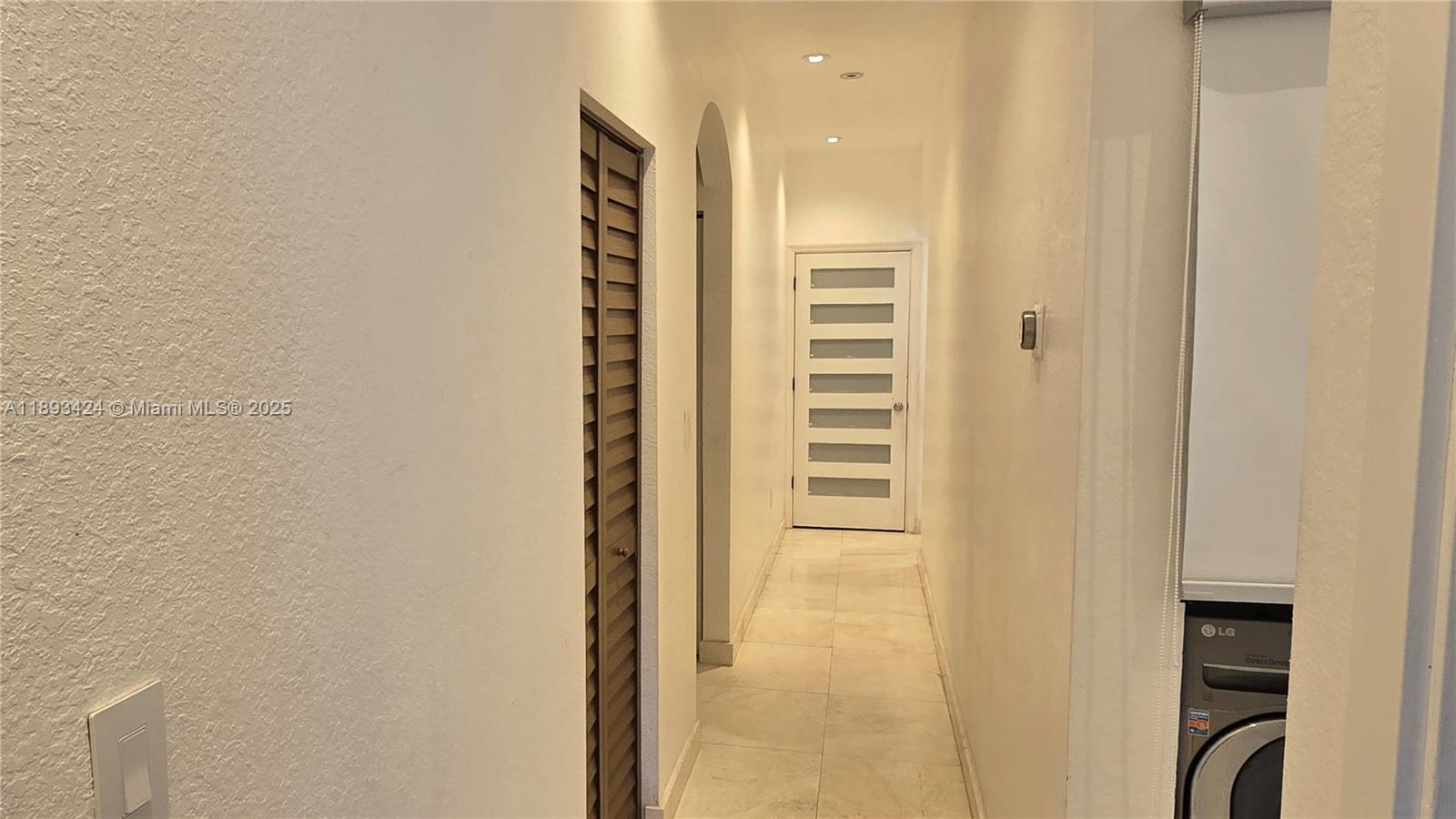 FLORIDIAN BAY ESTATES - Residential