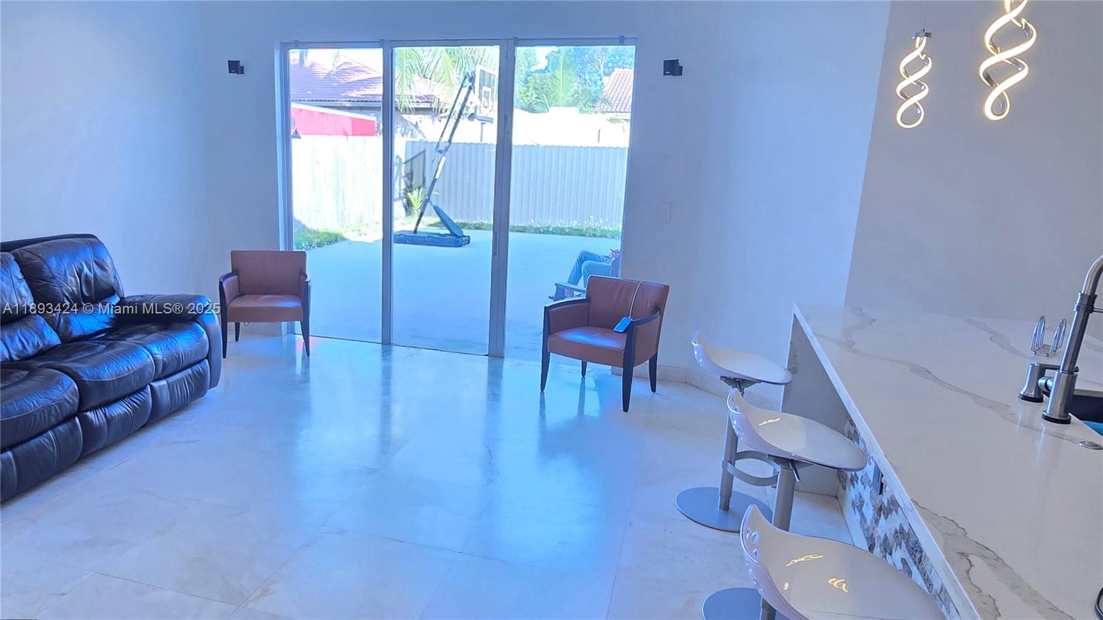 FLORIDIAN BAY ESTATES - Residential