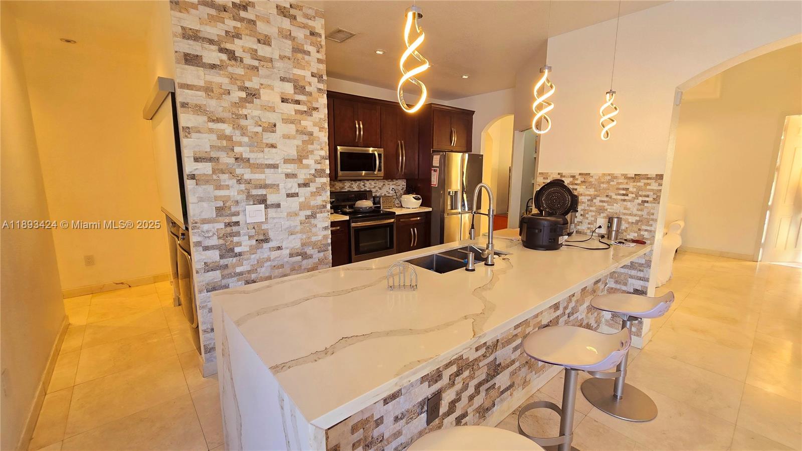 FLORIDIAN BAY ESTATES - Residential