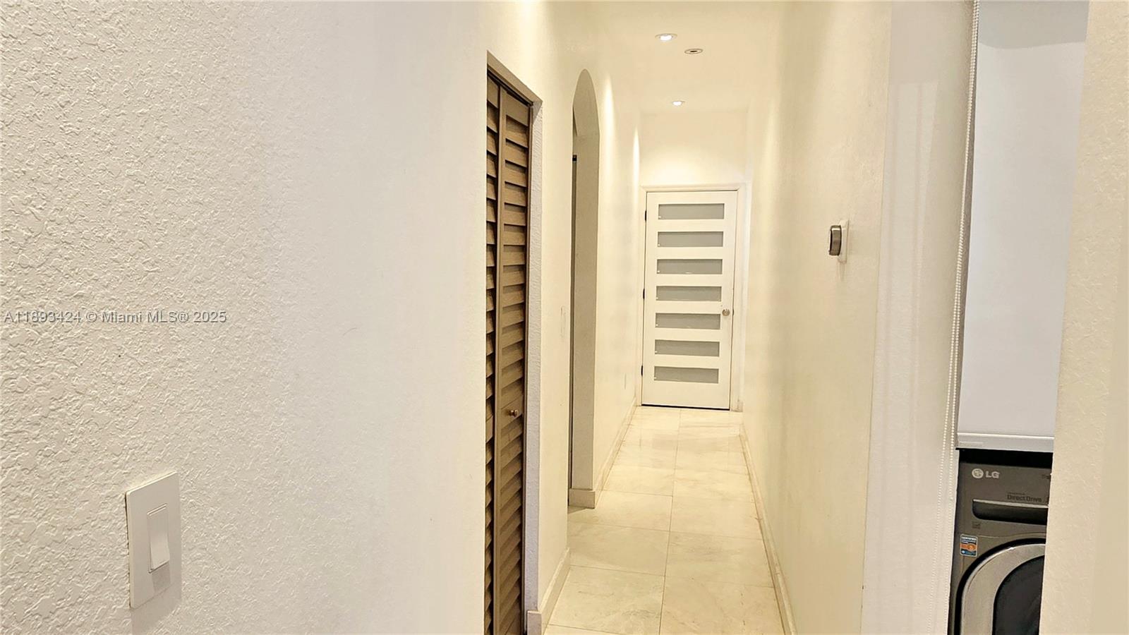 FLORIDIAN BAY ESTATES - Residential