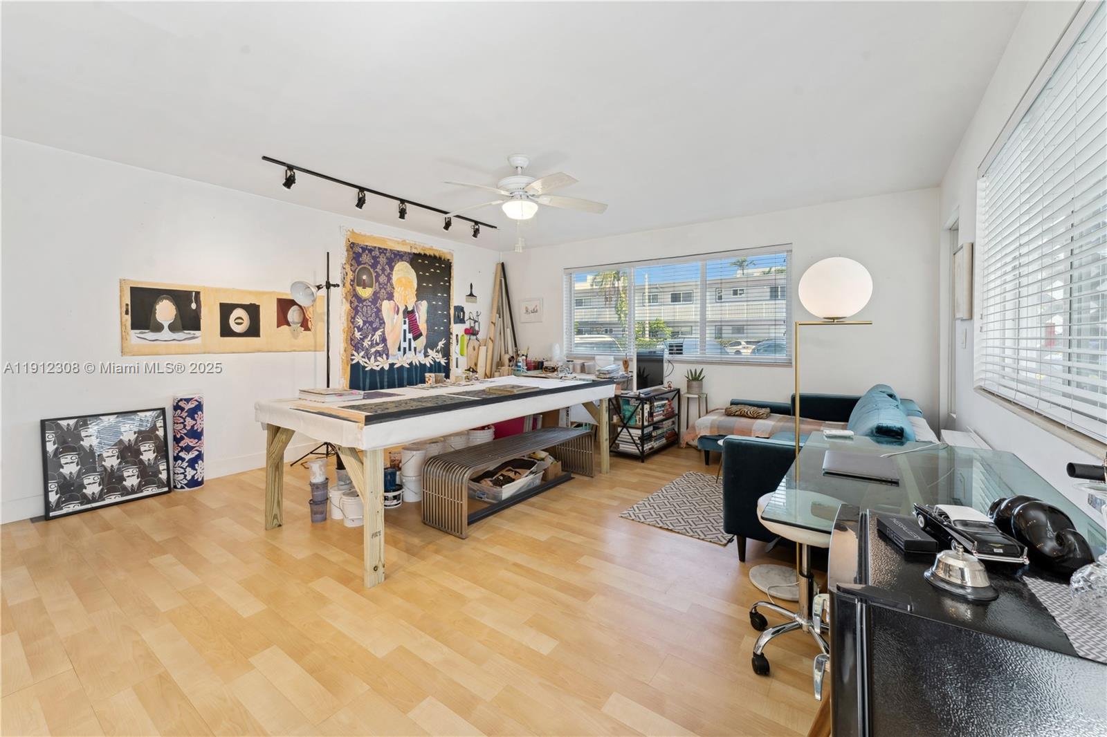 THE CORVETTE CONDO - Residential