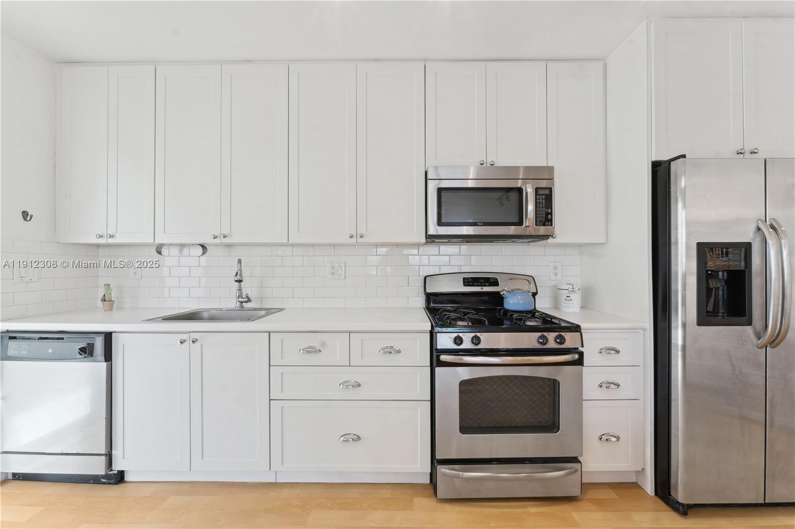 THE CORVETTE CONDO - Residential