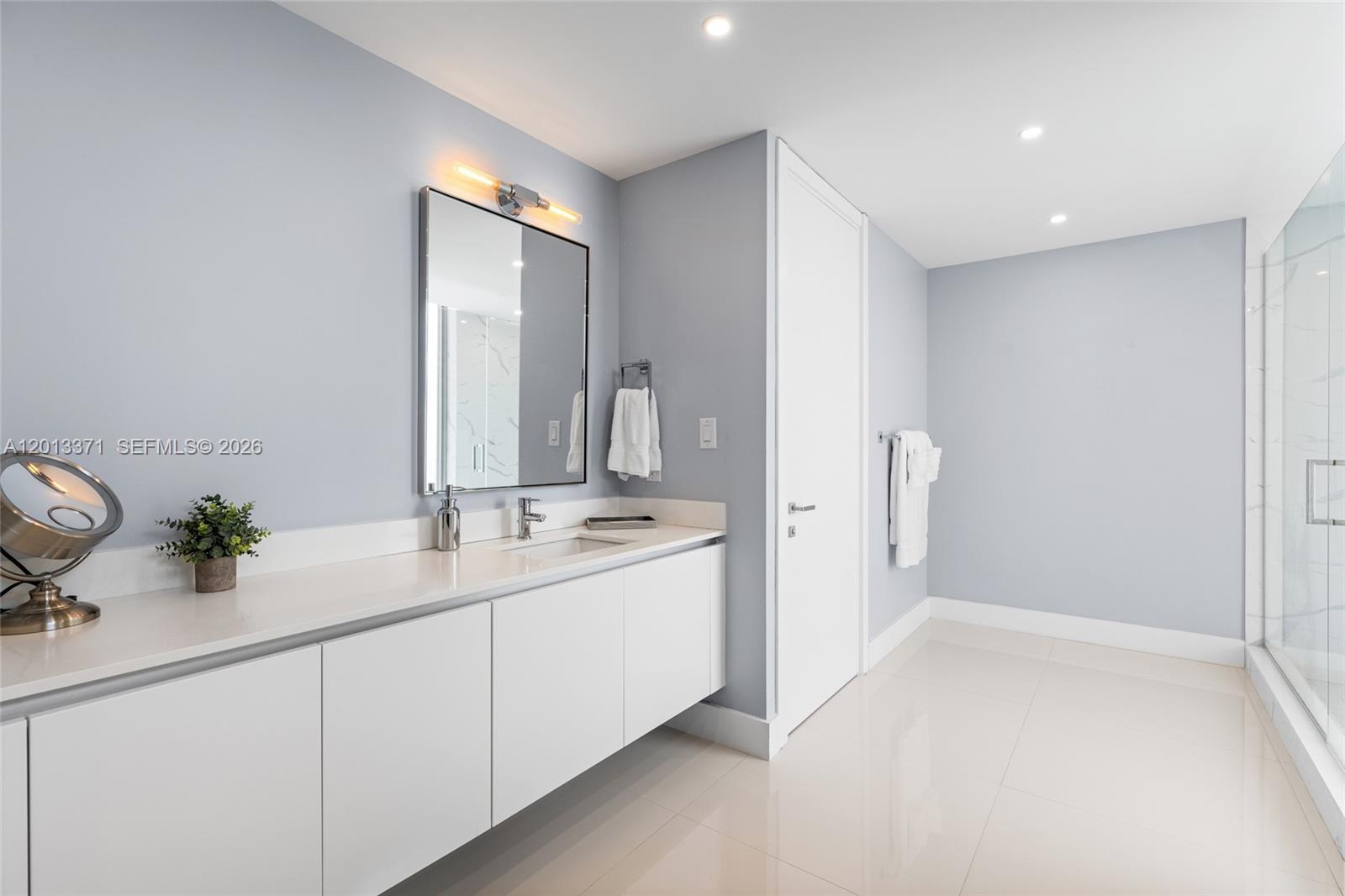 AQUAVUE LAS OLAS CONDO - Residential Lease