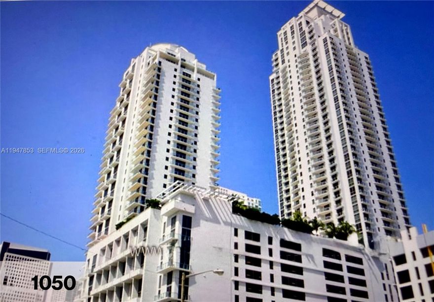 Open and bright spacious Loft in Brickell area. 1 Bedroom and 1/5 Bathroom with City and Sunset views from Balcony. Amenities include 24 hours security, valet parking, one parking space assigned. Gym, pool, jacuzzi, business center and more. Walking Distance to Metro mover, restaurants, convenient stores and Miami Nightlife.