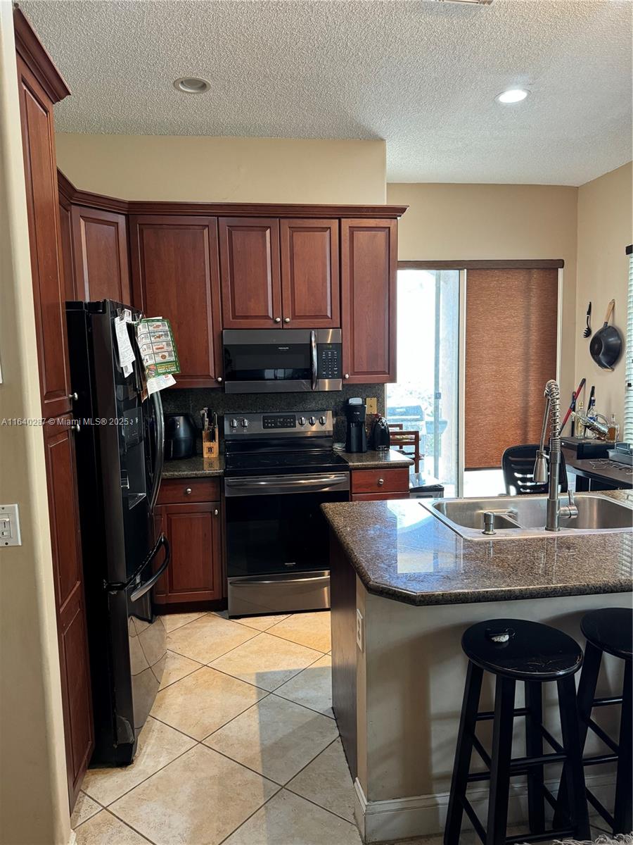 MAPLE RIDGE - Residential