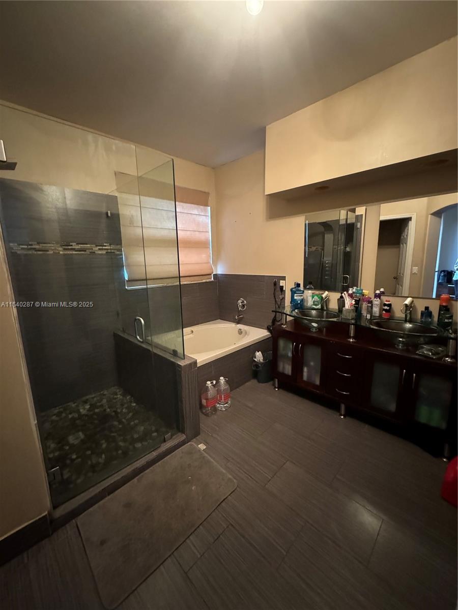 MAPLE RIDGE - Residential