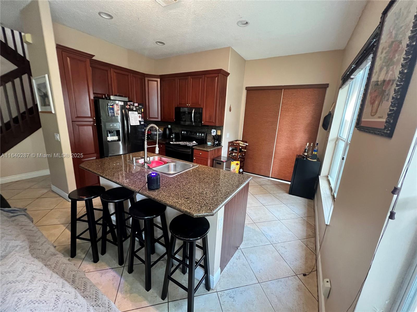 MAPLE RIDGE - Residential