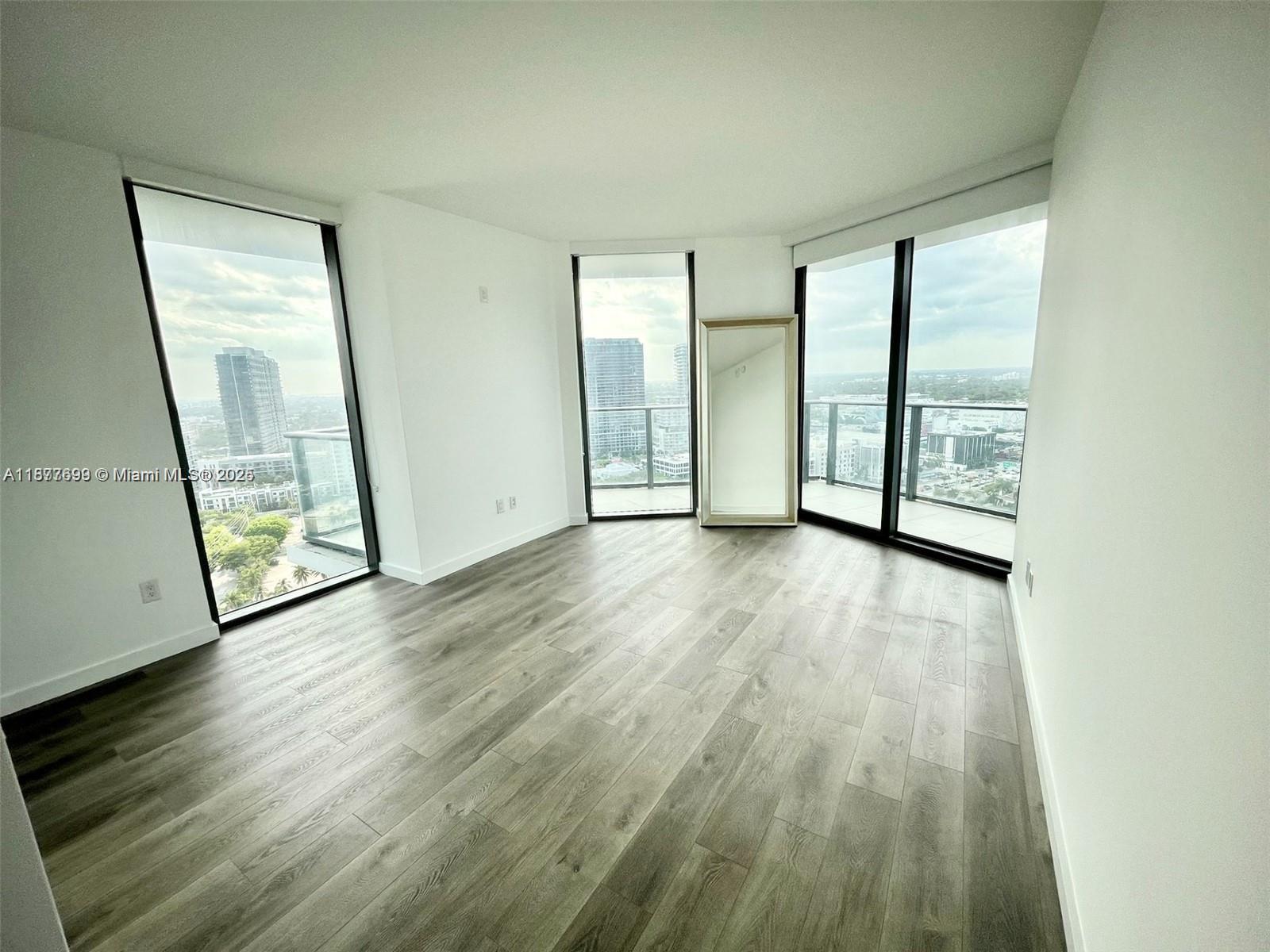 PARAISO BAYVIEWS CONDO - Residential