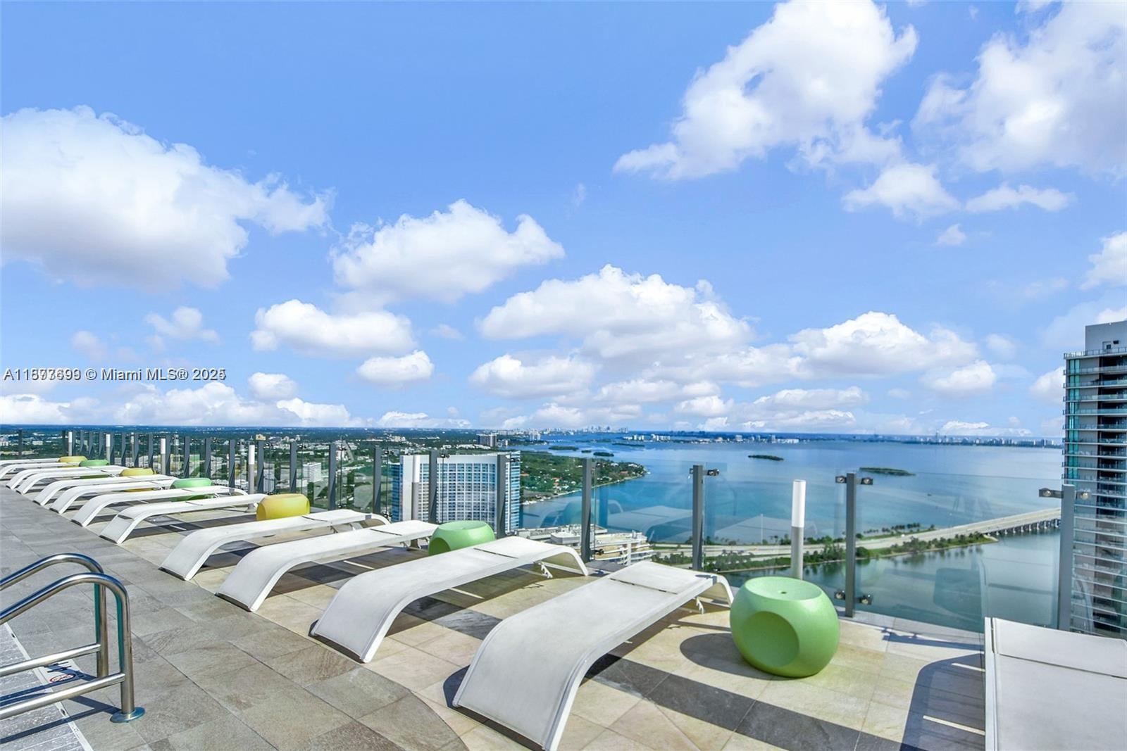 PARAISO BAYVIEWS CONDO - Residential