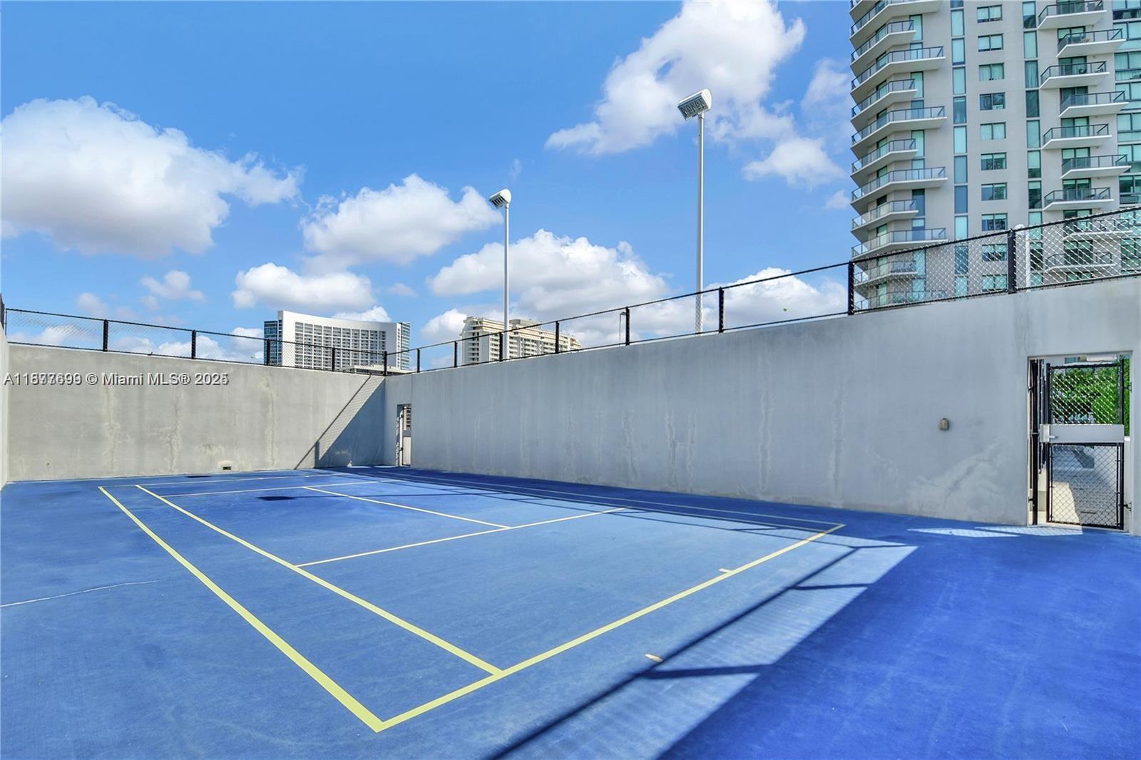 PARAISO BAYVIEWS CONDO - Residential